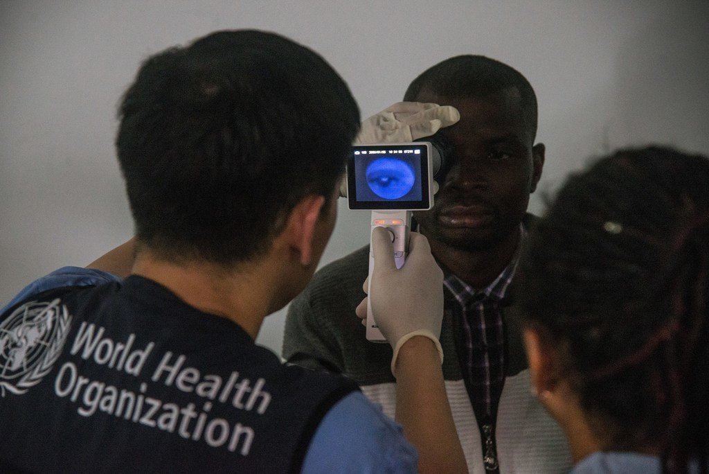 An Ebola virus survivor in the Democratic Republic of the Congo has his eyes examined at a WHO-supported eye clinic in North Kivu. (archive)