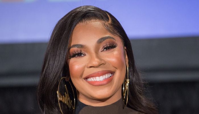 Ashanti leaves a pump before the tour with the baby: prepared for the unexpected