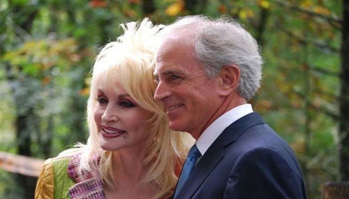 Dolly Parton remembers tips on not marrying Carl Dean