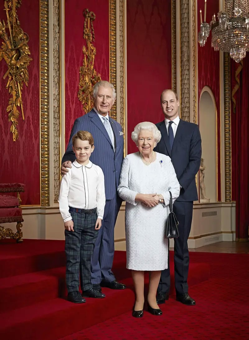 Queen Elizabeth, Prince Carlos, Prince William and Prince George