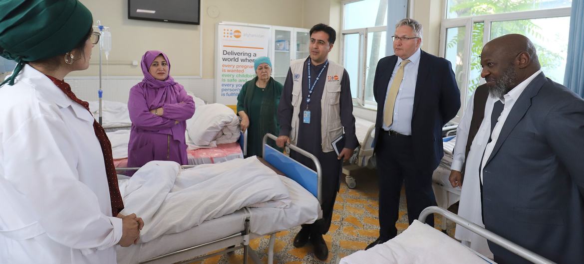 Andrew Saberton (Second Right), Deputy Director of Administration of UNFPA, visits the Obstetric Fistula Chamber in Kabul, Afghanistan, where survivors receive attention. Andrew Saberton (Second Right), Deputy Director of Administration of UNFPA, visits the Obstetric Fistula Chamber in Kabul, Afghanistan, where survivors receive attention.