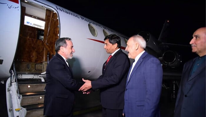 Irans Foreign Minister Abbas Araqchi is being received by Pakistani officials and Iranian ambassador to Islamabad on May 5, 2025.