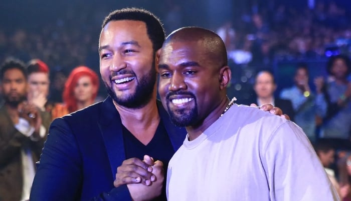 Photo: John Legend remembers what Kanye West was before his mother's death