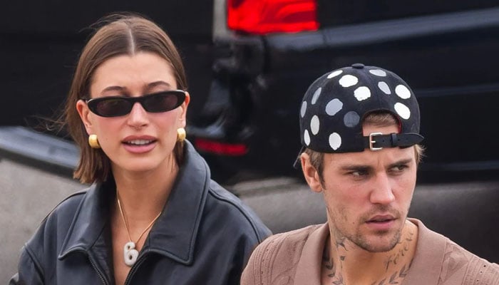Hailey Bieber at the end of Wit with the husband Justin by pressing his buttons