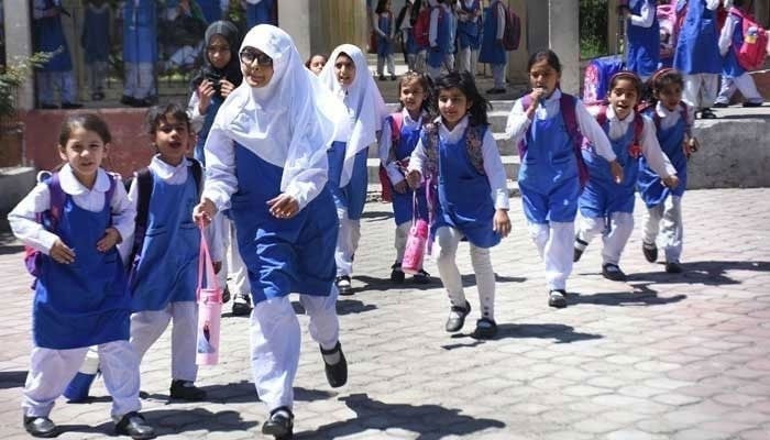 The student leaves for their homes after school schedules. - Online/file