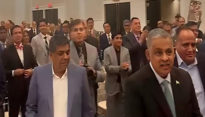 The members of the Pakistani community in the US. - ISPR