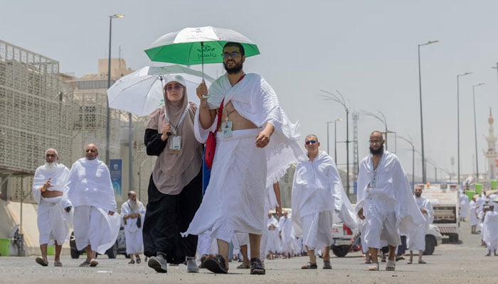 The pilgrims are directed to Mina during the pilgrimage of the Hajj of the Holy City of Makkah, Saudi Arabia, June 4, 4025. - Reuters/Saudi Press Agency