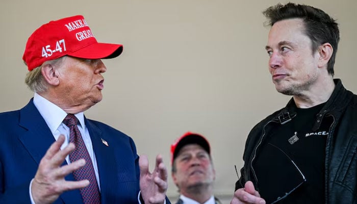 Elon Musk talks to the president-elect of the United States, Donald Trump, seeing the launch of the sixth test flight of the Spacex spacecraft on Brownsville, Texas, USA. UU., November 19, 2024.-Reuters