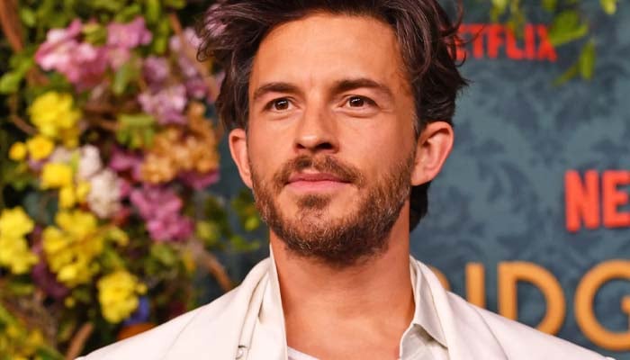 Bridgerton Jonathan Bailey reveals an impressive Jurassic World Filming incident