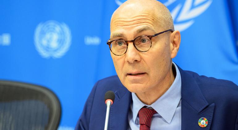 Volker Türk, High Human Rights Commissioner, informs journalists about the situation in the Middle East. Volker Türk, High Human Rights Commissioner, informs journalists about the situation in the Middle East.