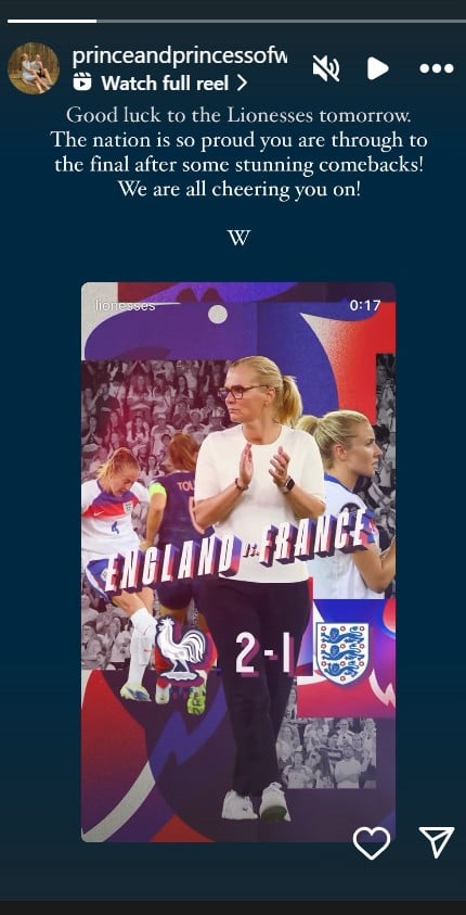 The Prince of Wales encourages the lions before the final match