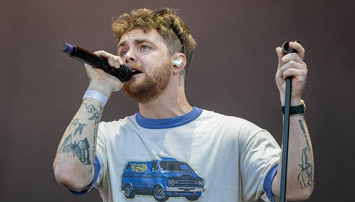 Alex Warren rises with the album 'You Be Be Be, Kid'