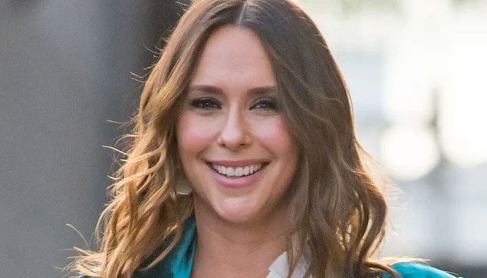 Jennifer Love Hewitt demonstrates that older women still have a powerful place in Hollywood