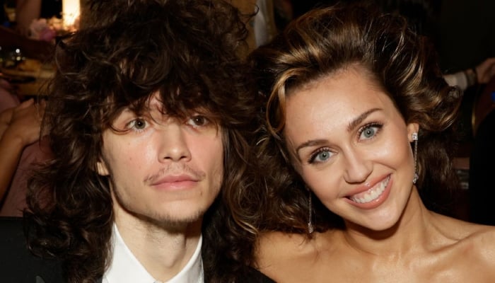 Photo: Miley Cyrus keeping slow things with Maxx Marondo: Fuente