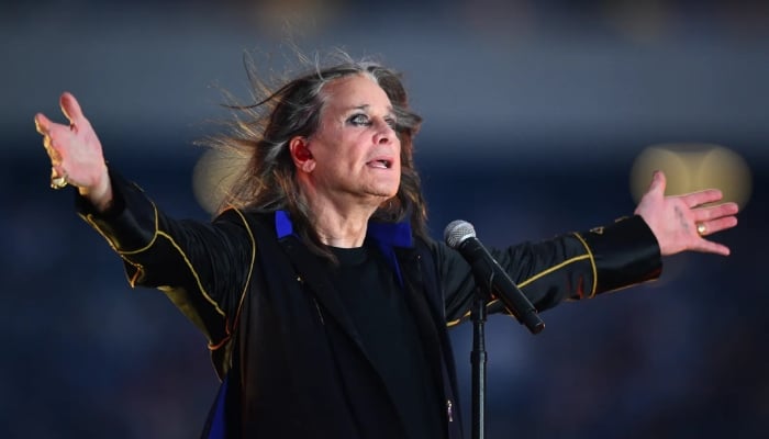 Photo: Ozzy Osbourne writing his last words after the farewell concert: Fuente