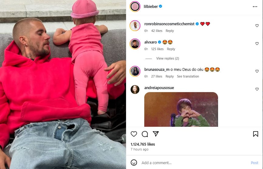 Justin Bieber mells hearts with your son Jack Blues