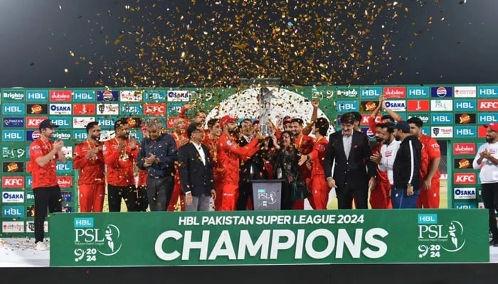 Islamabad United players celebrate PSL 9 after beating the Fine Sultan in the final at the National Bank Stadium in Karachi on March 18, 2024. - PCB