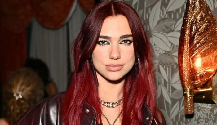 Photo: Dua Lipa establishes the record on the controversy of the white dress
