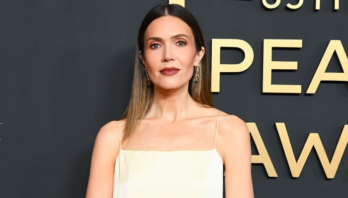 Mandy Moore calls the driver with a blow and leakage