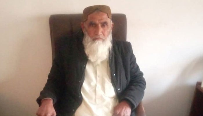 An image without date of the commissioner of Ziarat Muhammad Afzal. - Reporter