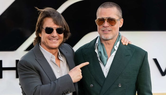 Photo: Truth behind Tom Cruise, Brad Pitts Red-Carpet Hug was naked