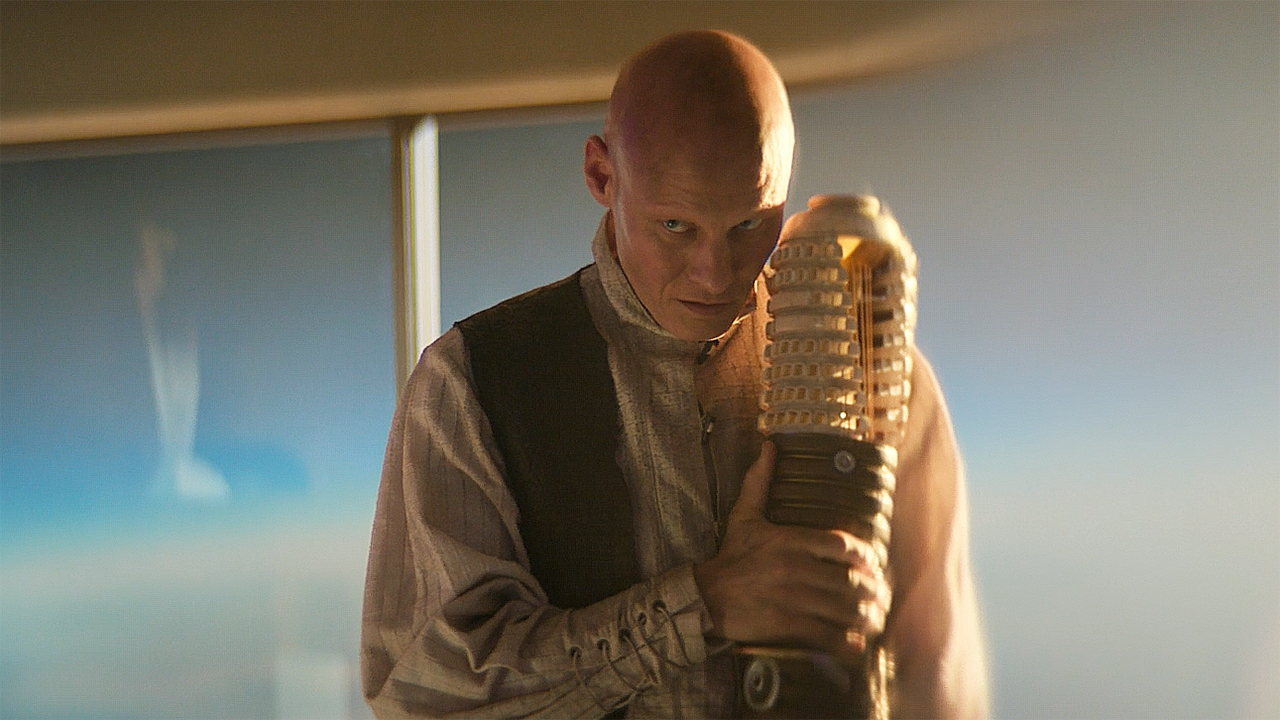 Magnificent Giganticus grabbing his musical instrument at the season 3 Episode 10 Foundation