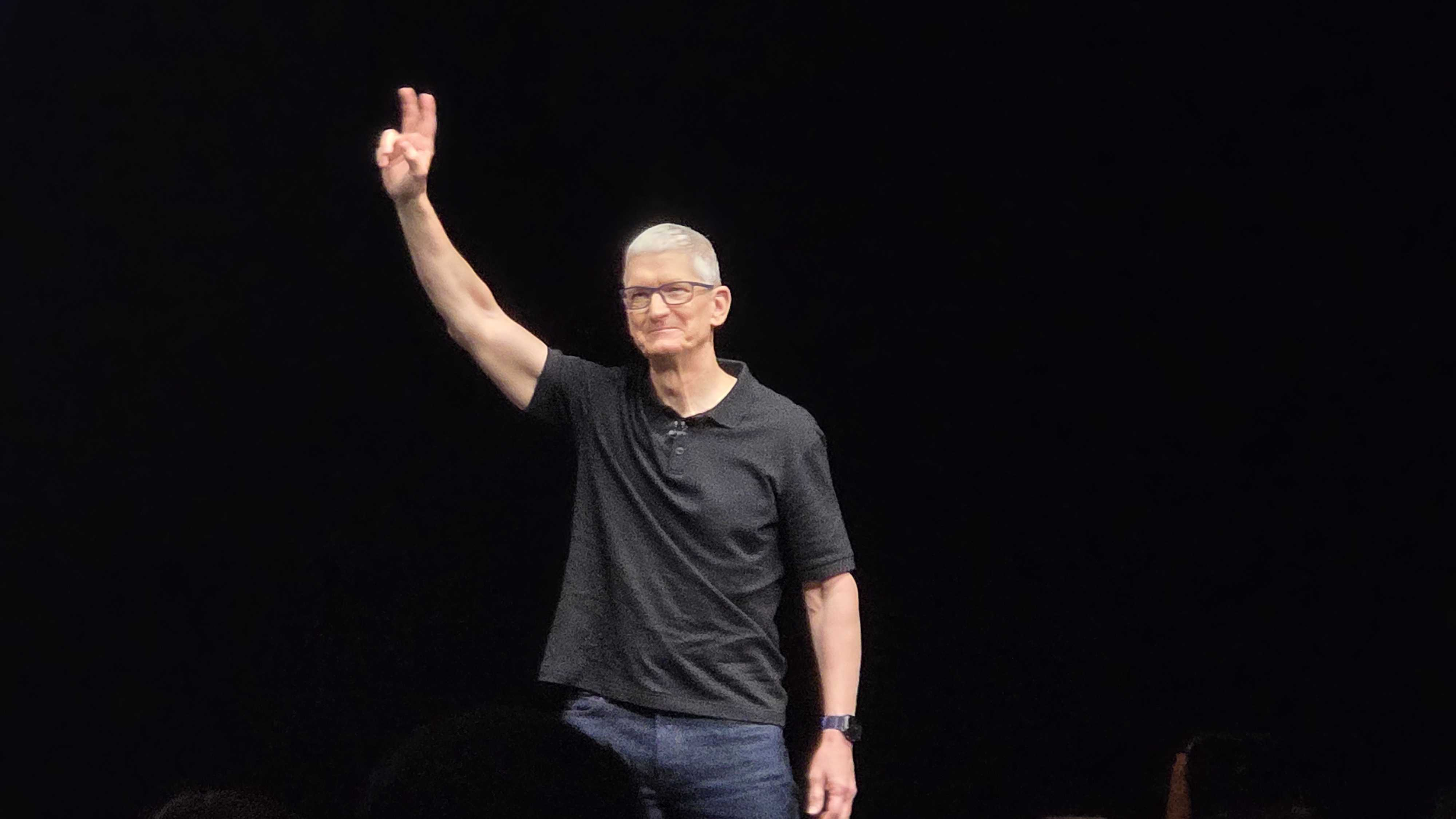 Tim Cook in Apple Park Photo