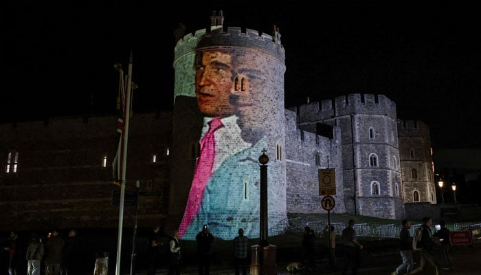 The president of the United States, Donald Trump, along with the Financial dishonor Jeffrey Epstein is projected in Windsor Castle, in Windsor, Berkshire, Great Britain, September 16, 2025. Reuters/Phil Noble
