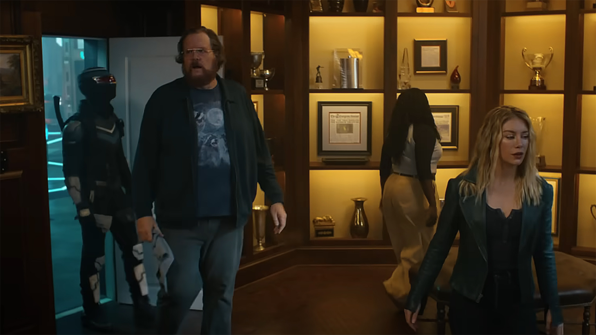 11th Street children enter Smith's house on Earth-2 at the Peacemaker Season 2 Episode 6
