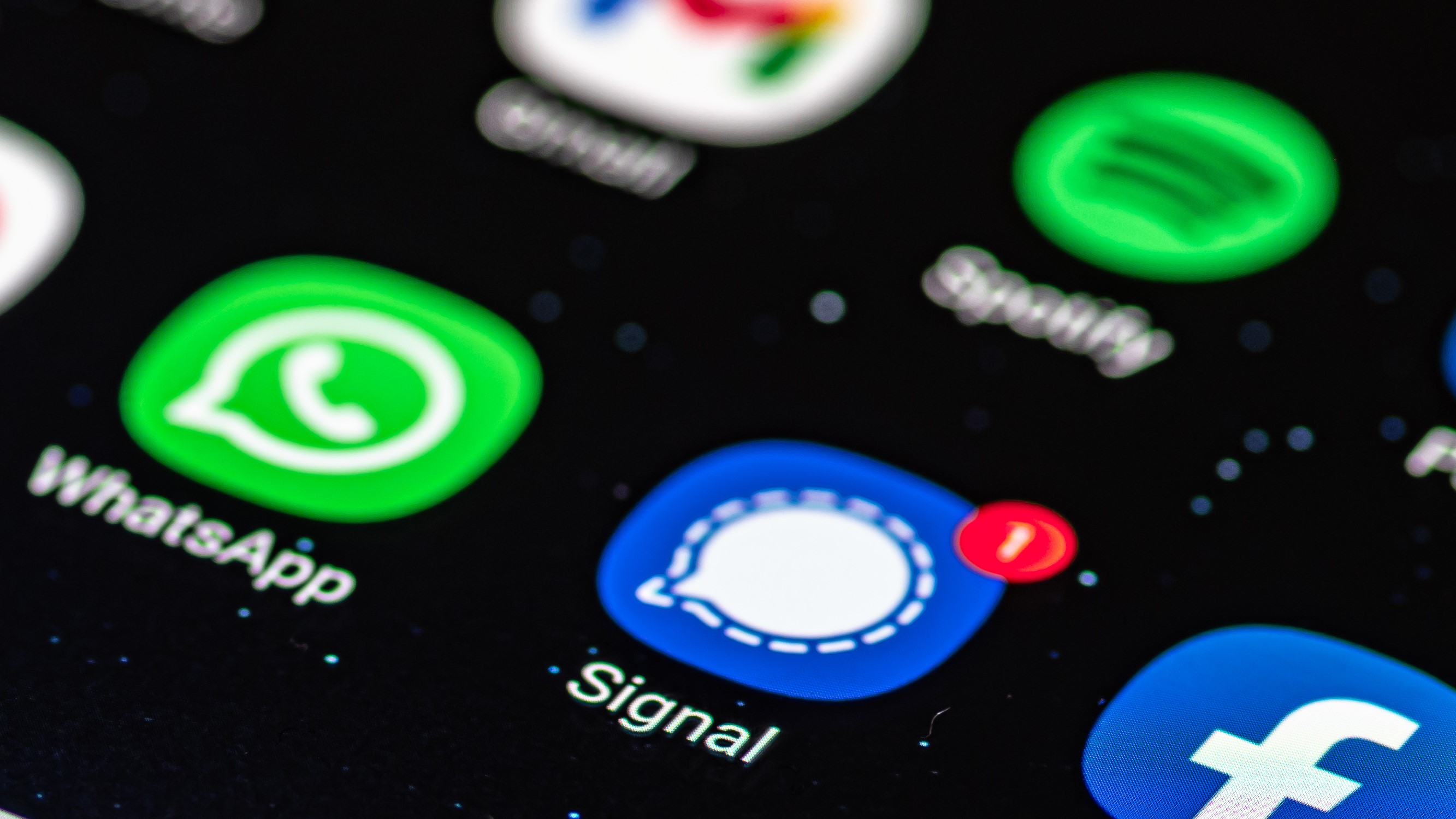 WhatsApp application icons and signal