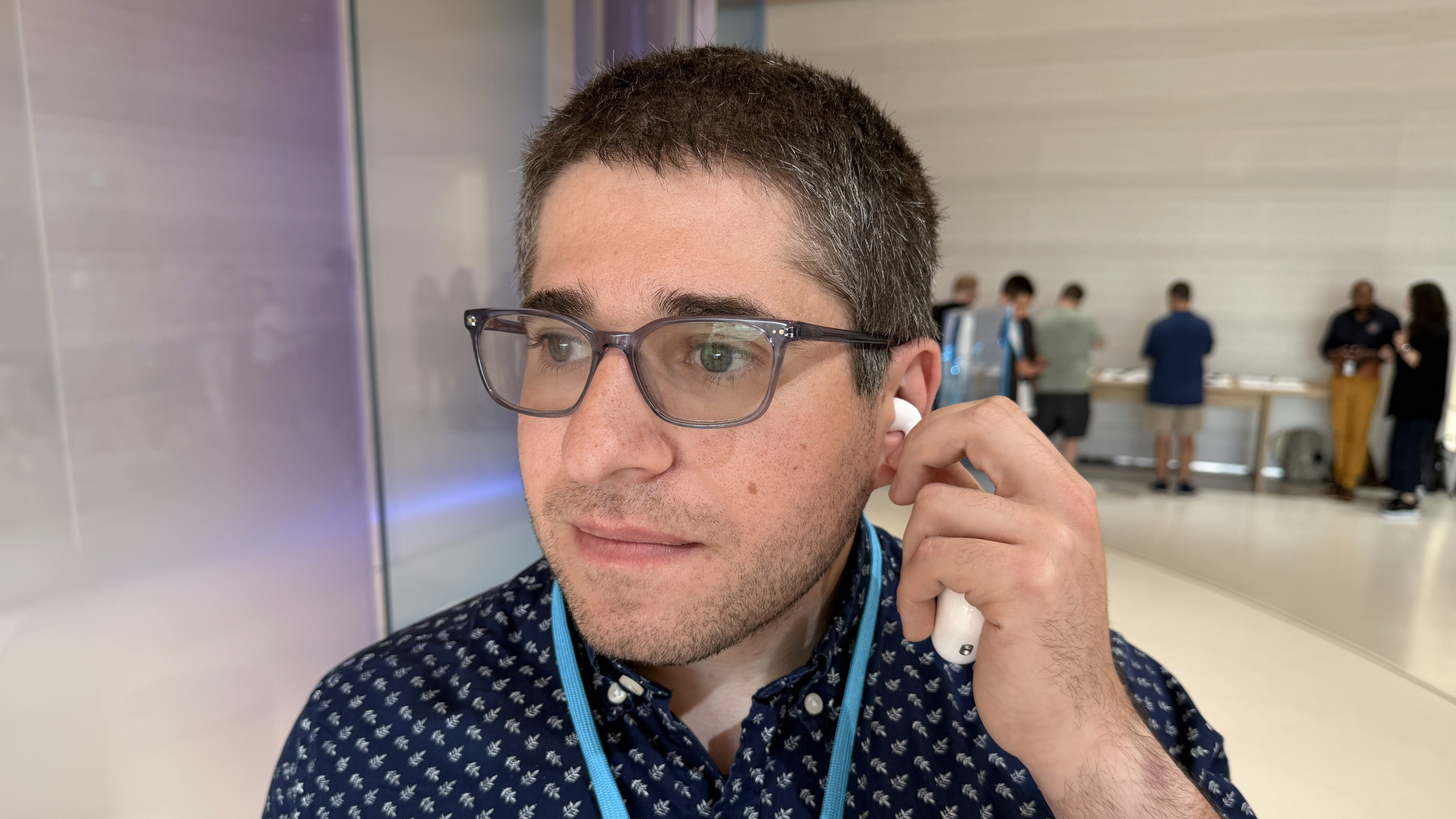 Apple Airpods Pro 3 First look