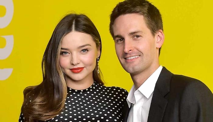 Miranda Kerr prohibits phones after 9:30 pm
