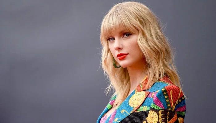 Taylor Swift leaves a new video 4 days before the launch of The Life of A Showgirl