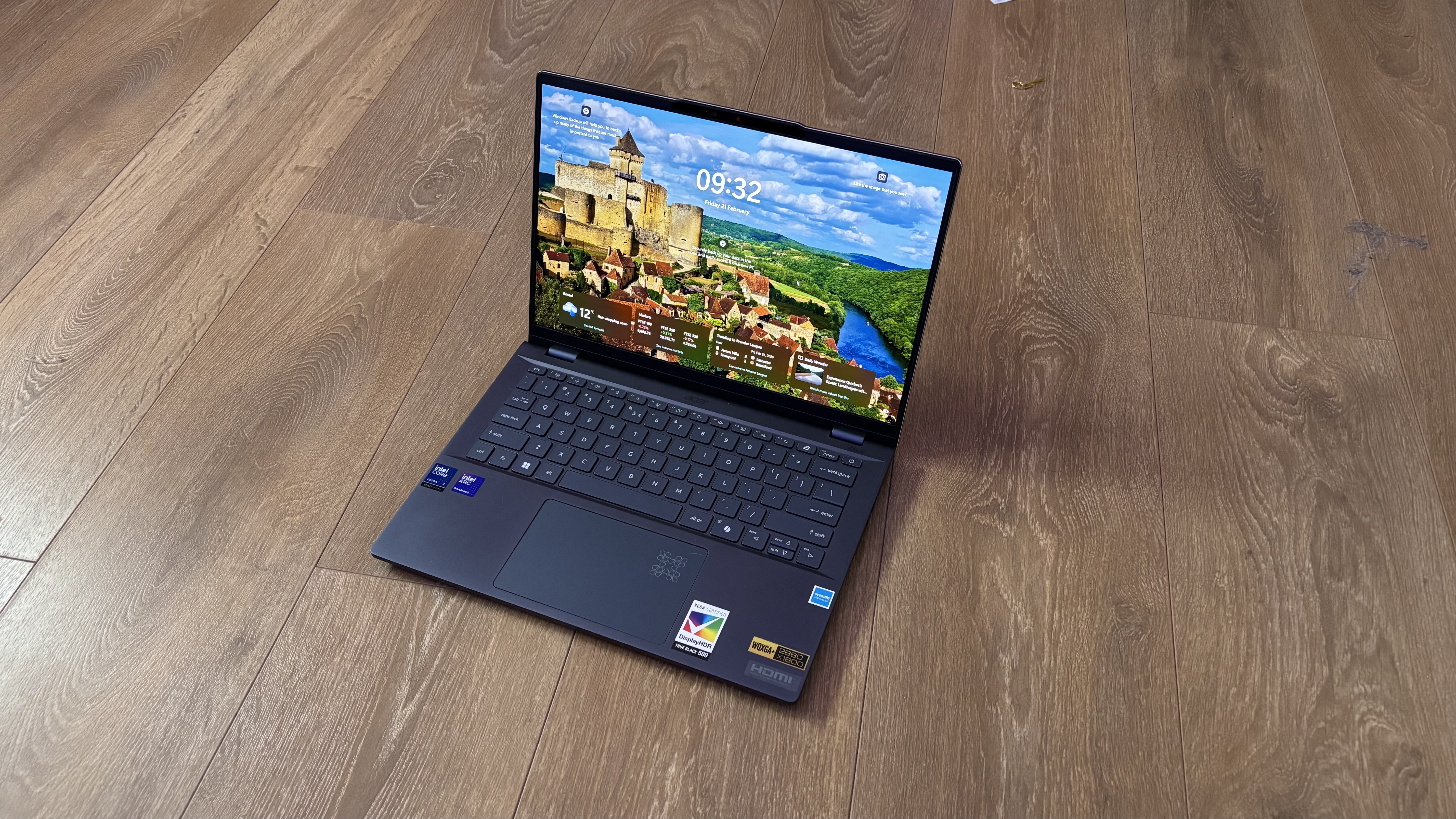 Acer Aspire 14 The AI ​​laptop on the Windows 11 login screen