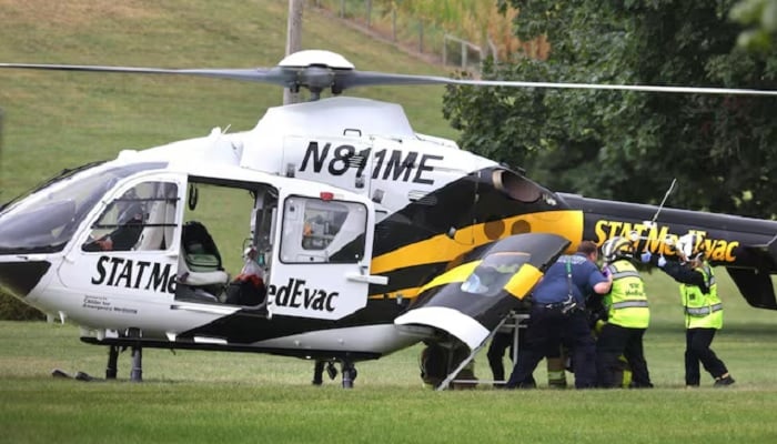 A police officer is loaded into a Medevac helicopter after a shooting incident in the municipality of York Countys North Codorus, Pennsylvania, USA. UU., September 17, 2025.— Reuters