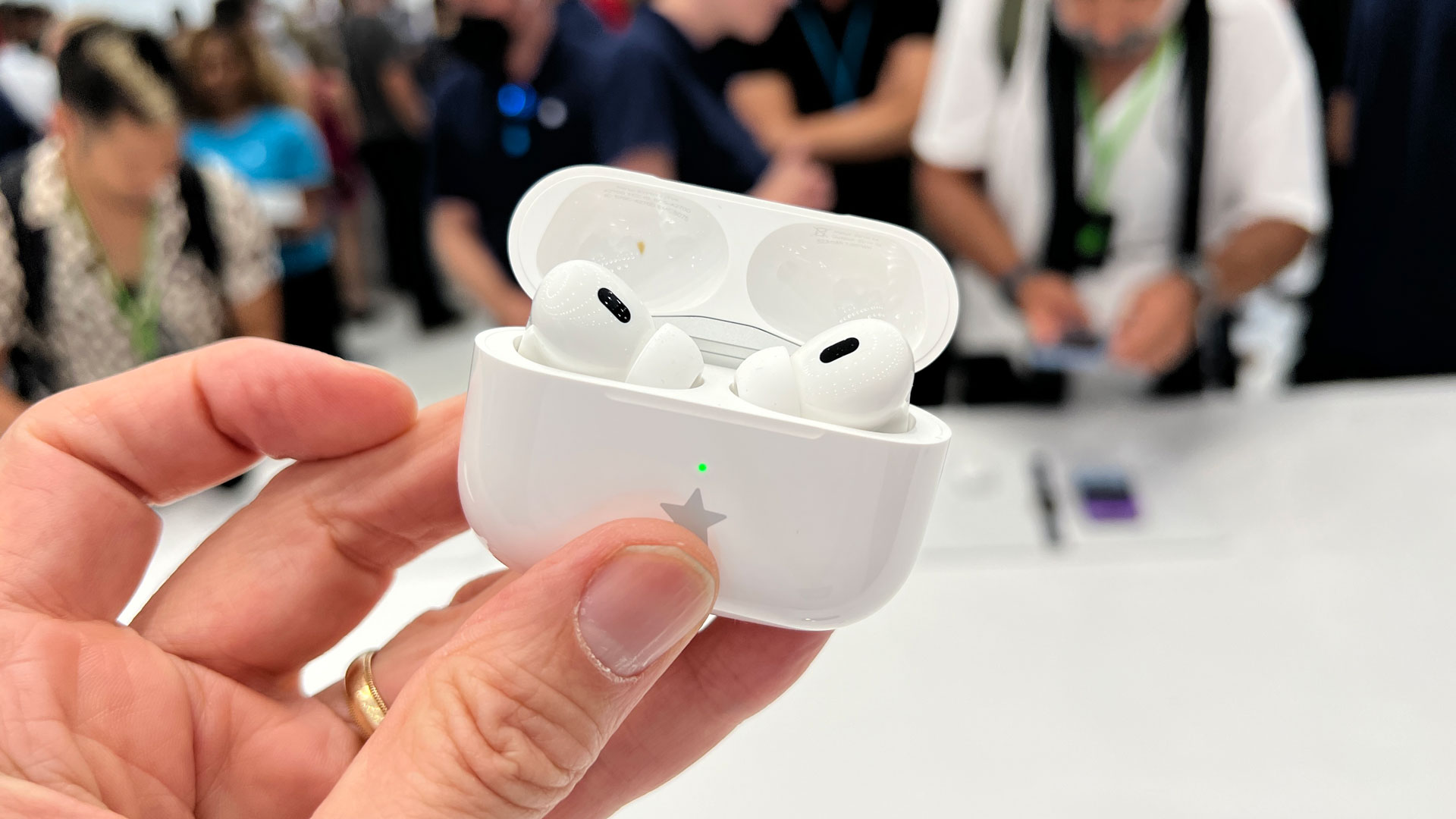 Apple Airpods Pro 2 in open case