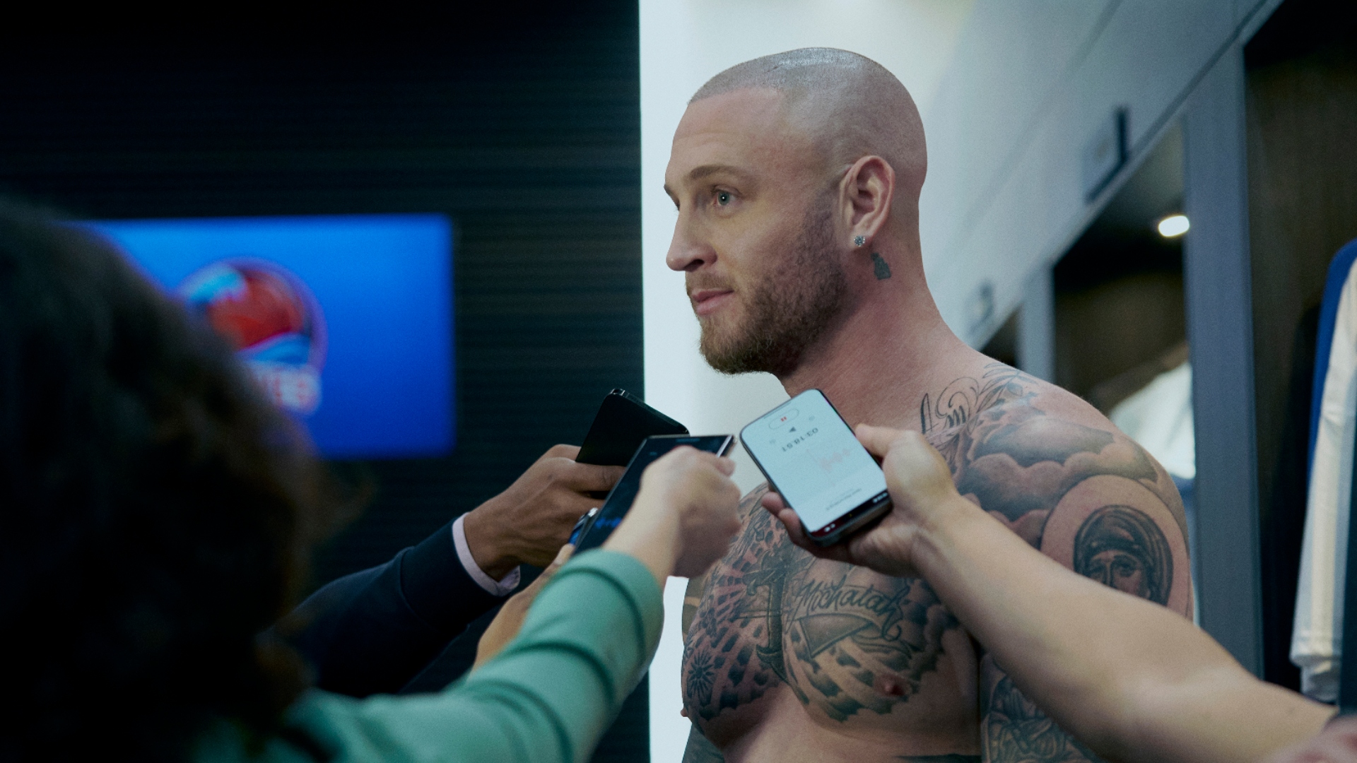 Travis talks to the press at the execution point