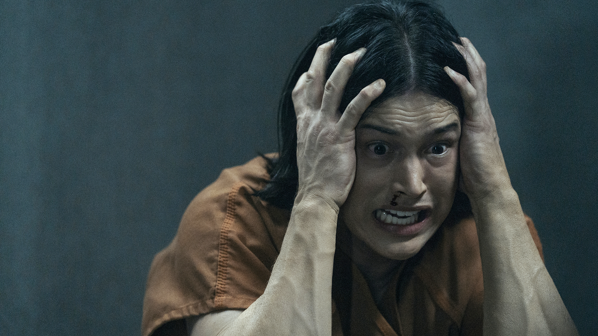 Jordan holding the head in pain in generation V of season 2 episode 5
