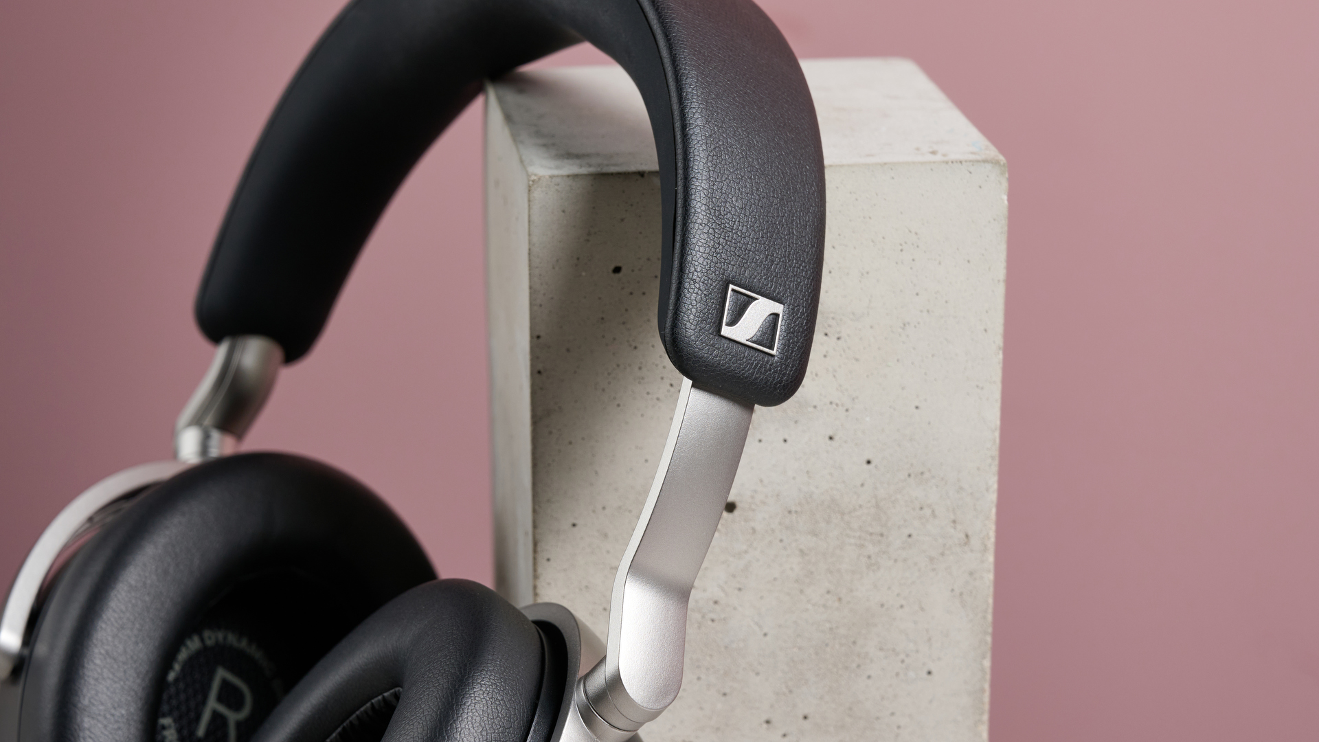 Sennheiser logo on the headband of the Sennheiser HDB 630