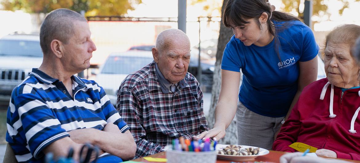 Seniors uprooted by war in Ukraine access counseling in Chișinău, Moldova.