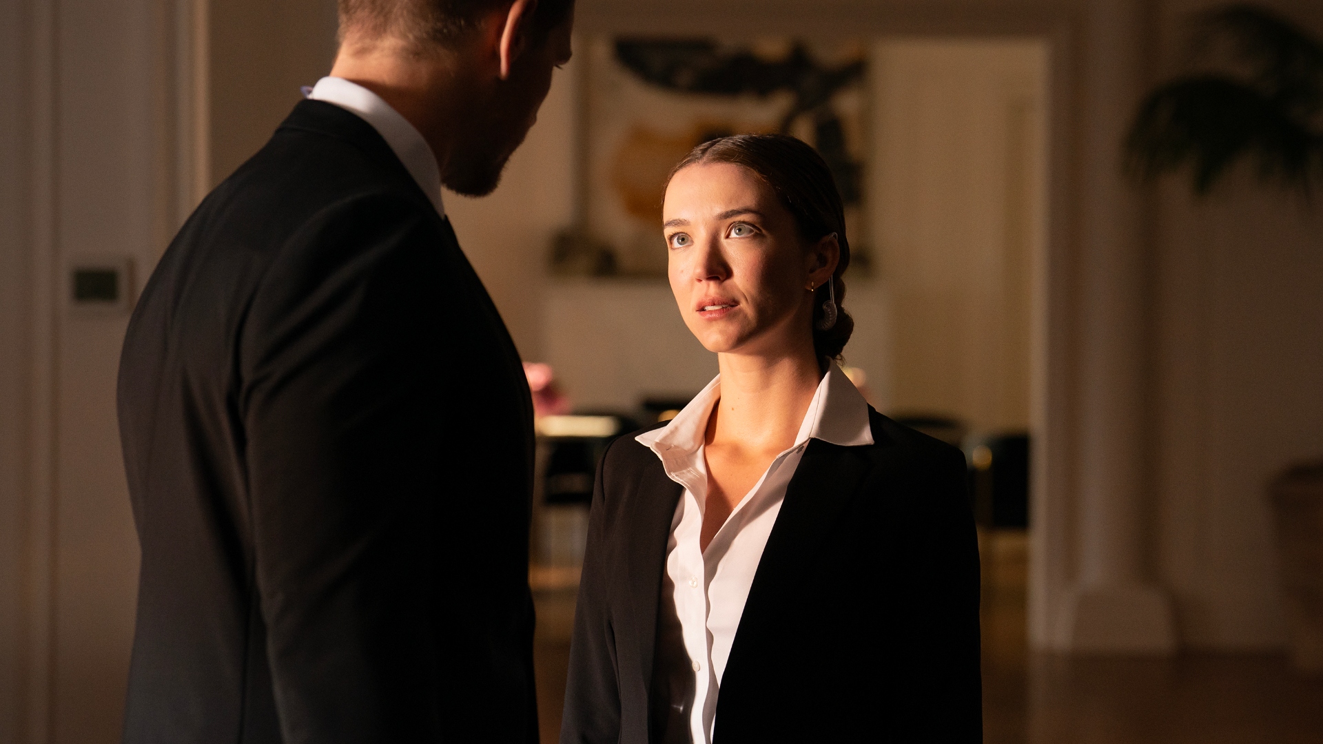 Jane looks up in Paradise season 1