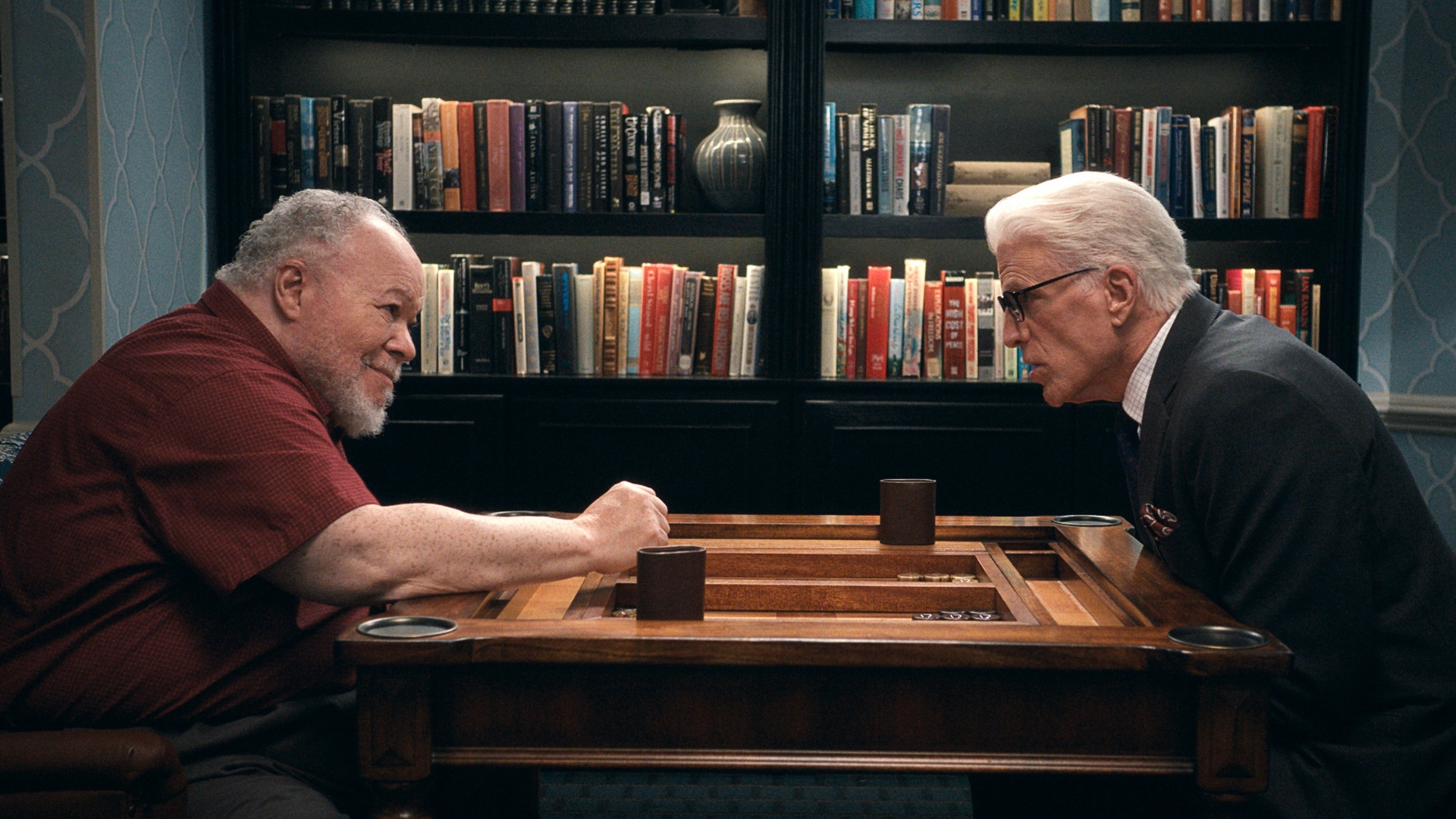 Charles and Calbert play backgammon in the second season of A Man on the Inside