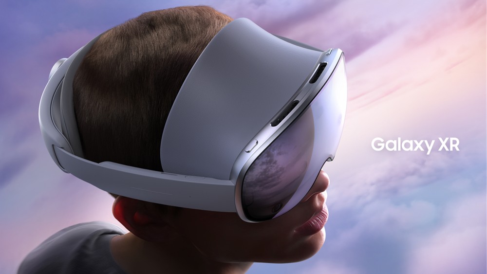The Samsung Galaxy XR being used