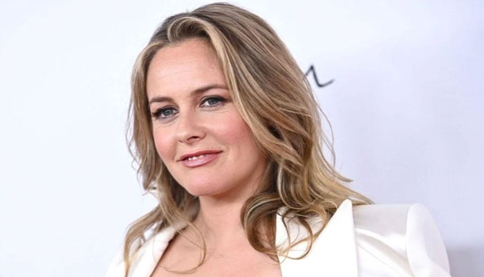 Alicia Silverstone confesses that she wants to live her dream of being an 'old woman'