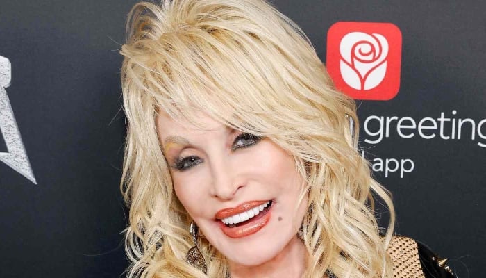 Photo: Dolly Parton unable to keep calm as her late husband Carl Dean haunts her to this day: Source