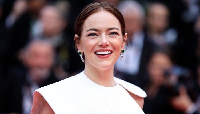 Photo: Emma Stone remembers receiving Jennifer Aniston's permission to participate in Bugonia