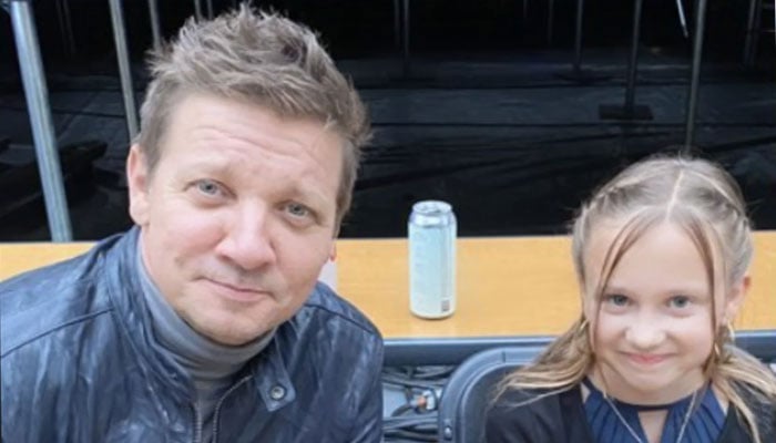 Jeremy Renner is excited when the daughter Ava joins her memoirs