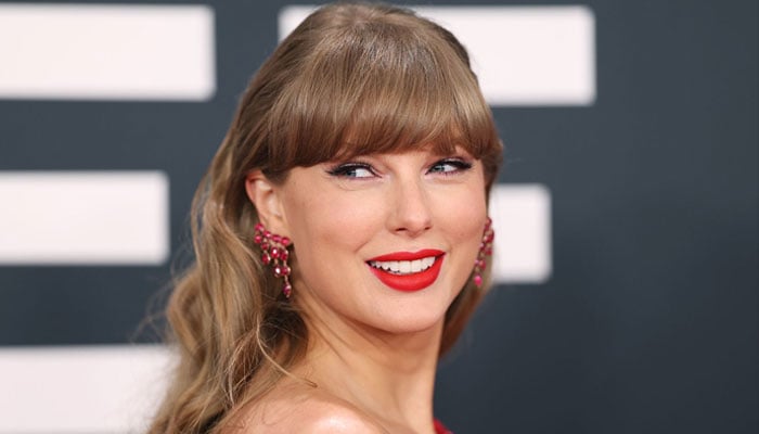 Taylor Swift Helps Family of 2-Year-Old Cancer Patient Raise Funds