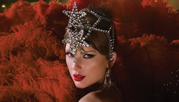 Taylor Swift reacts to 'the life of a Showgirl Leak album