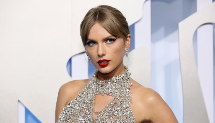 Photo: Taylor Swift shares your favorite spice girl: crazy